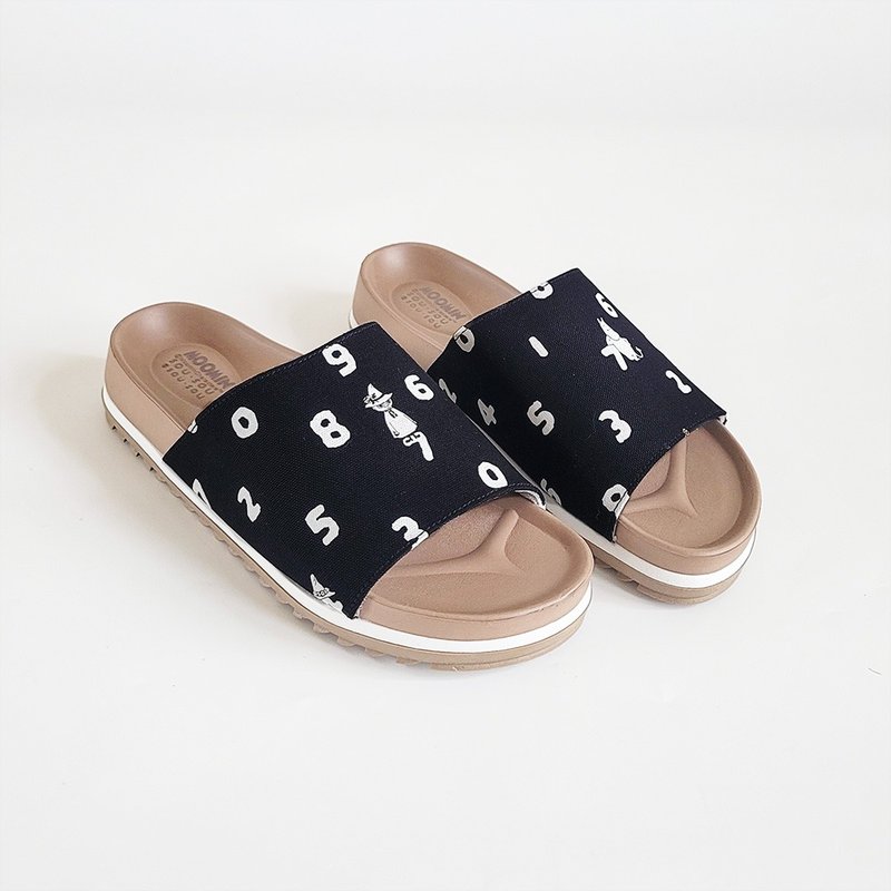 【Pinkoi x Moomin x SOU・SOU】Classic thick-soled canvas slippers - black and white - รองเท้าแตะ - ผ้าฝ้าย/ผ้าลินิน สีดำ