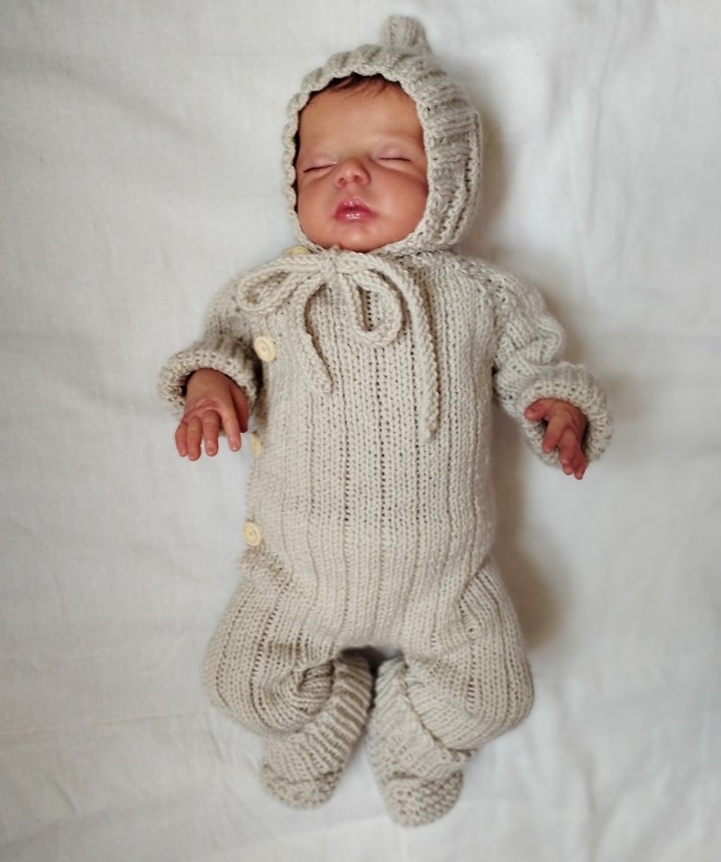 Knitting pattern for baby jumpsuit, cap, bonnet, booties for baby 0-3 months - จัมพ์สูท - ขนแกะ ขาว
