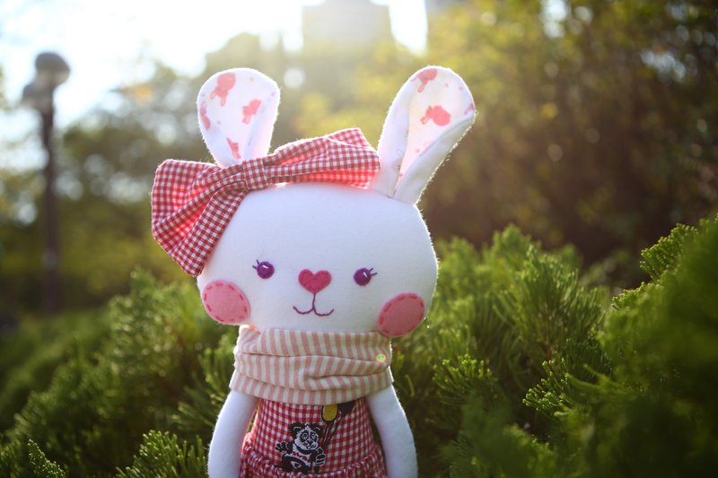 【衣服紀念玩偶】兔子 - 兒童家具 - 棉．麻 紅色
