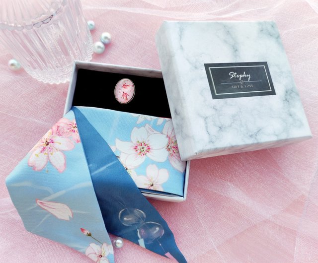 Scarf Gift Box] Cherry Blossom Mount Fuji Headband Silk Scarf with Scarf  Buckle Gift Box/Scarf/Girls Gift - Shop StephyDesignHK Scarves - Pinkoi