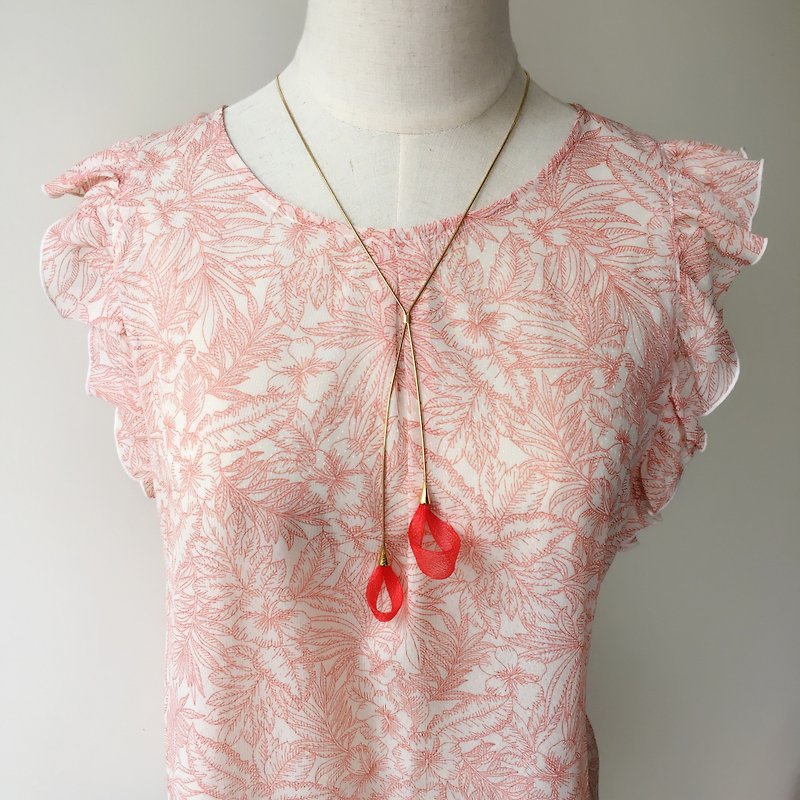 French handmade nylon petal long necklace _ bright red - สร้อยคอ - เส้นใยสังเคราะห์ สีแดง