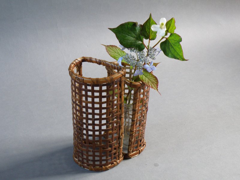 Flower basket, smoked smoke, Chishima bamboo grass, soot and bamboo - เซรามิก - ไม้ไผ่ สีนำ้ตาล