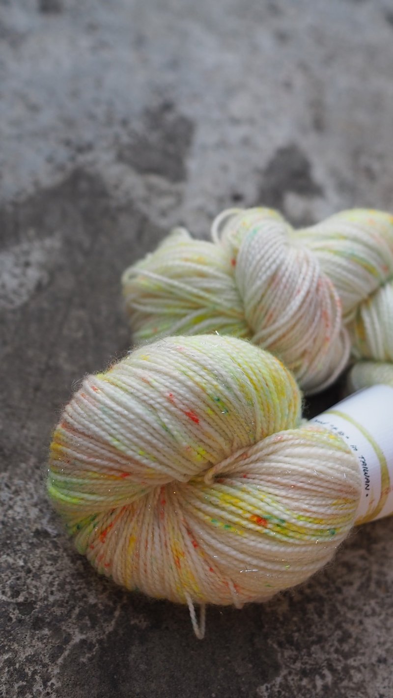 Hand dyed line spark series - fruit tea (sock line) - เย็บปัก/ถักทอ/ใยขนแกะ - ขนแกะ หลากหลายสี