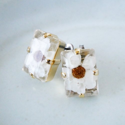 デイジー様　4点おまとめ　本物のお花のピアス　イヤリング デイジーのお花入り/ドライフラワーピアス/レクタング・長方形