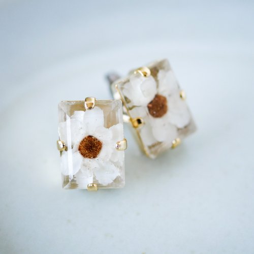 デイジー様　4点おまとめ　本物のお花のピアス　イヤリング デイジーのお花入り/ドライフラワーピアス/レクタング・長方形