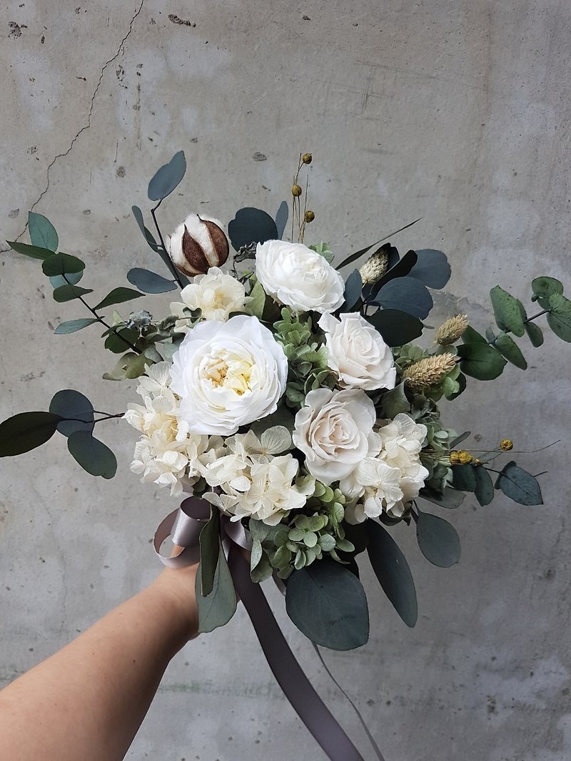 Haizang Design│Cross Silk Rhyme Green European-style Natural Wind Immortal Flower Bouquet/No Withered Flower/Eternal Flower/White Green - Dried Flowers & Bouquets - Plants & Flowers Green