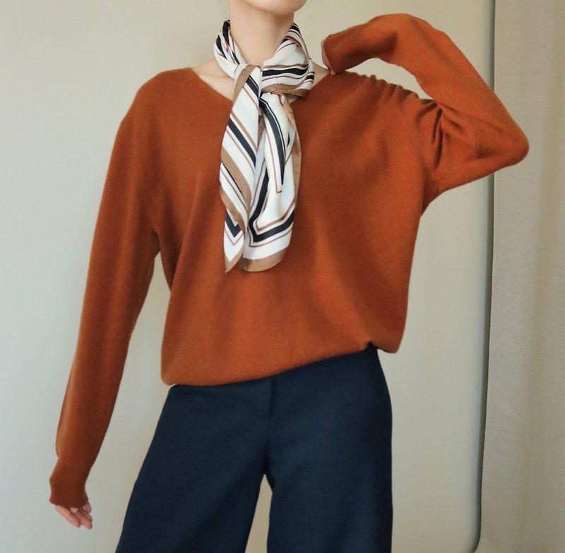 Tennessee Sweater Iron Brown V-Neck Cashmere Wool Blend Sweater Multicolor Custom Made - สเวตเตอร์ผู้หญิง - ขนแกะ 