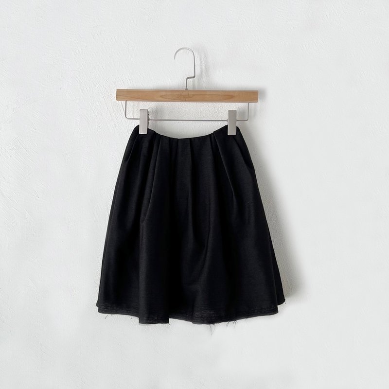 Chest pleated linen strapless top (black) - เสื้อกั๊กผู้หญิง - ผ้าฝ้าย/ผ้าลินิน สีดำ