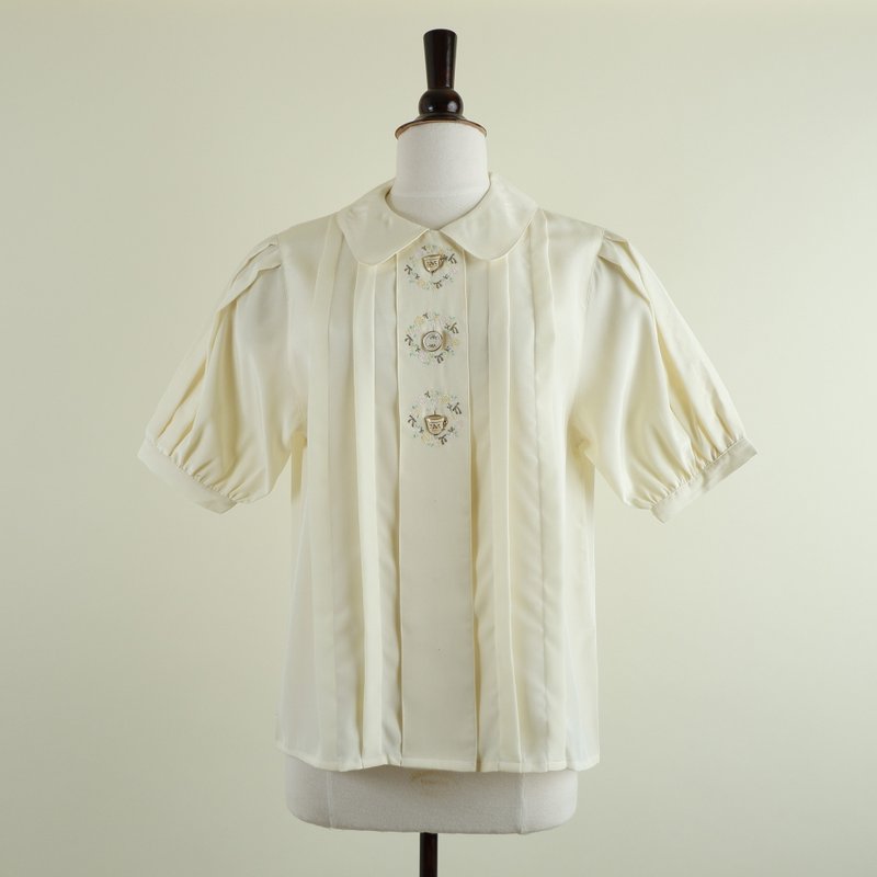 Vintage Pastel Yellow Short Puffed Sleeve Blouse With Embroidered Details - 女上衣/長袖上衣 - 聚酯纖維 黃色