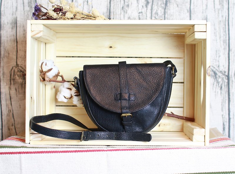 Back to Green:: RALPH LAUREN leather saddle bag // vintage bag (B-19) - Messenger Bags & Sling Bags - Genuine Leather 