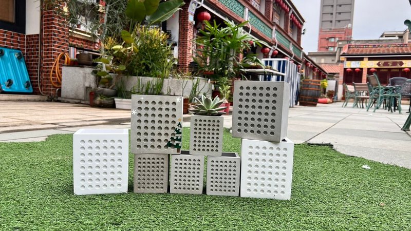 【植創 jGarden】北山播音牆水泥盆器 - 花瓶/花器 - 水泥 灰色