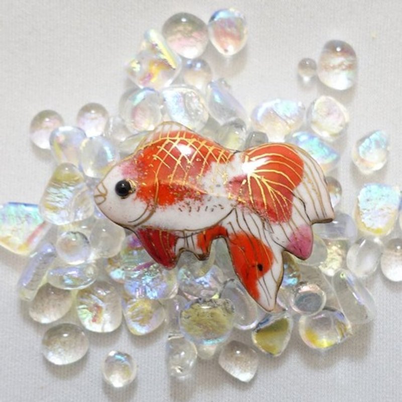 金魚の七宝焼ピンブローチ - 徽章/別針 - 其他金屬 紅色