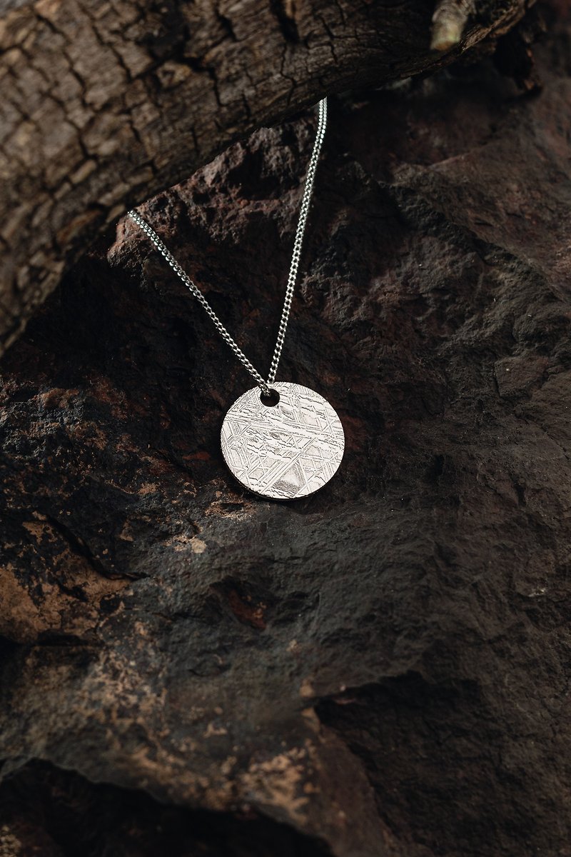 Solid Muonionalusta meteorite pendant - สร้อยคอ - โลหะ 