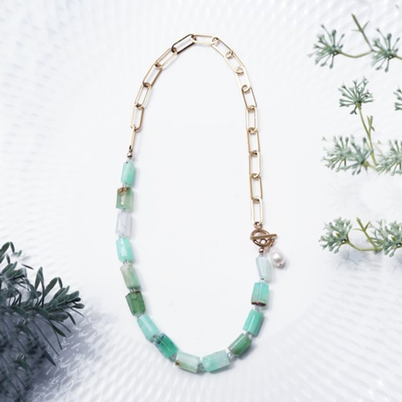 Lagoon Surgical Stainless Steel Mantel Necklace with Host Chrysoprase and Pearl - สร้อยคอ - เครื่องเพชรพลอย สีเขียว