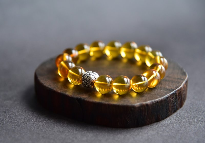 [Blue Amber] Natural Burmese Amber Gradient Blue Amber 12mm Bracelet - สร้อยข้อมือ - เครื่องเพชรพลอย สีเหลือง