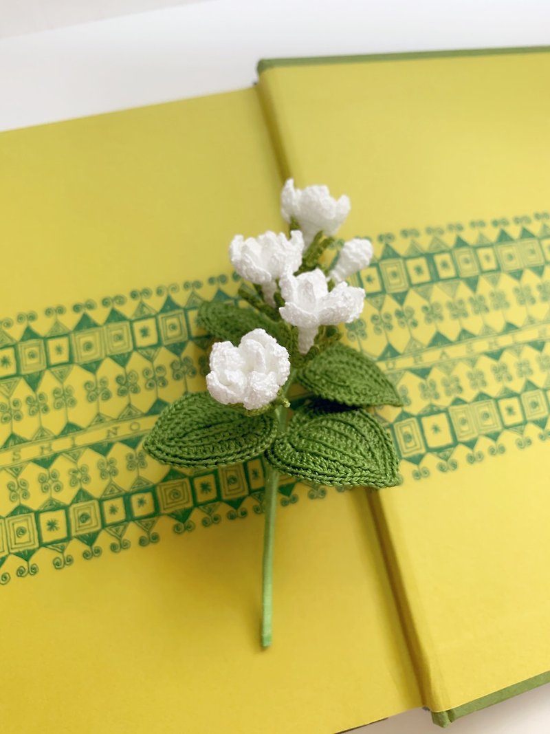 Jasmine Crochet Pin - เข็มกลัด/ข้อมือดอกไม้ - งานปัก ขาว