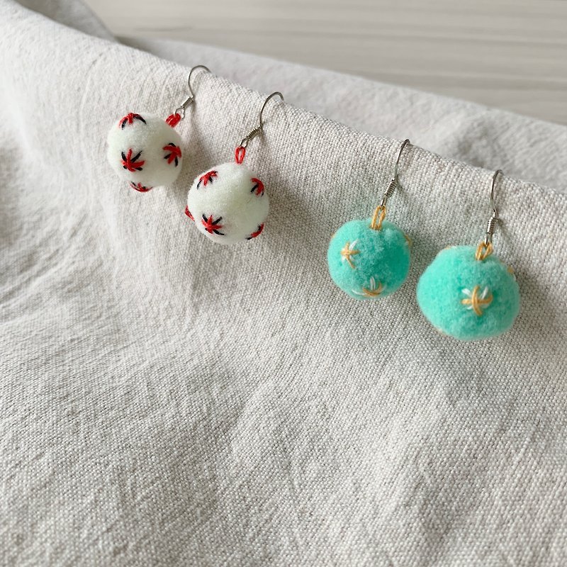 Embroidery earrings-summer and wind dumplings - ต่างหู - ผ้าฝ้าย/ผ้าลินิน 