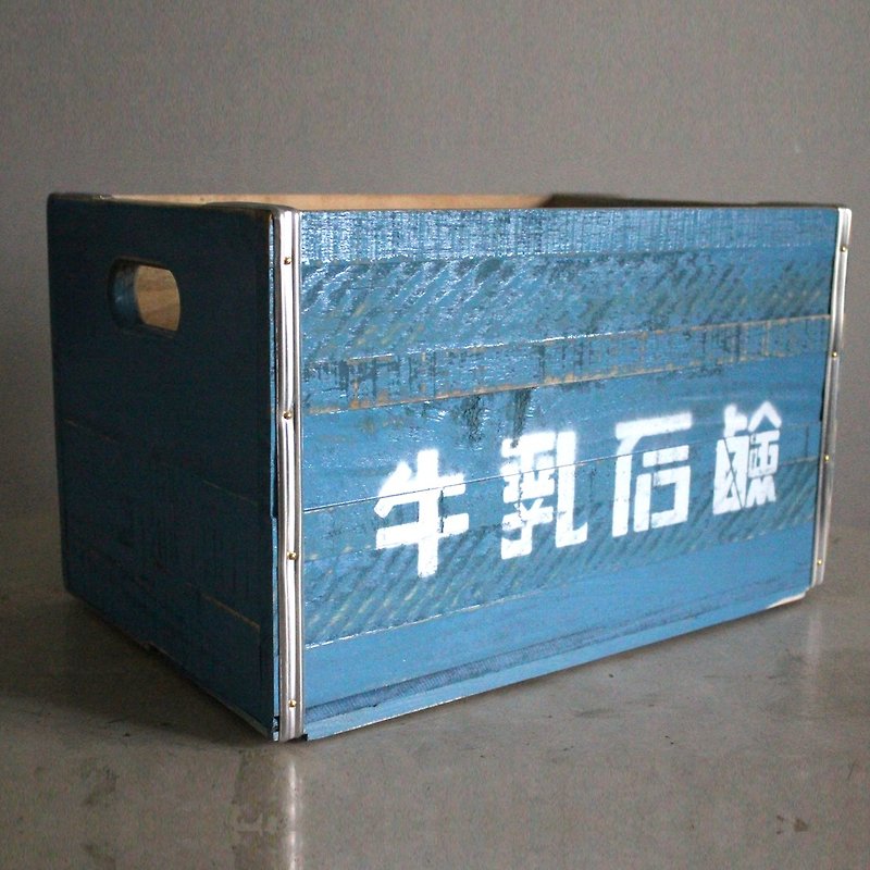 Re-engraved 1960s soda wooden box - milk Stone alkali - Storage - Wood Blue