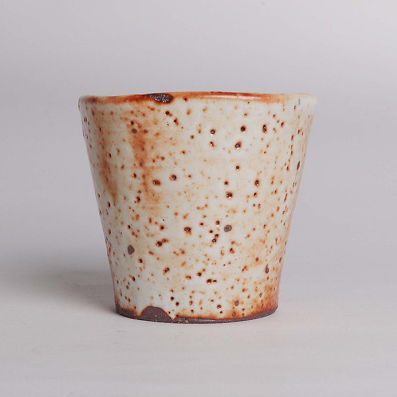 Mingya Kiln l Worm-eaten Shiye Hexagonal Tea Cup - Teapots & Teacups - Pottery Multicolor