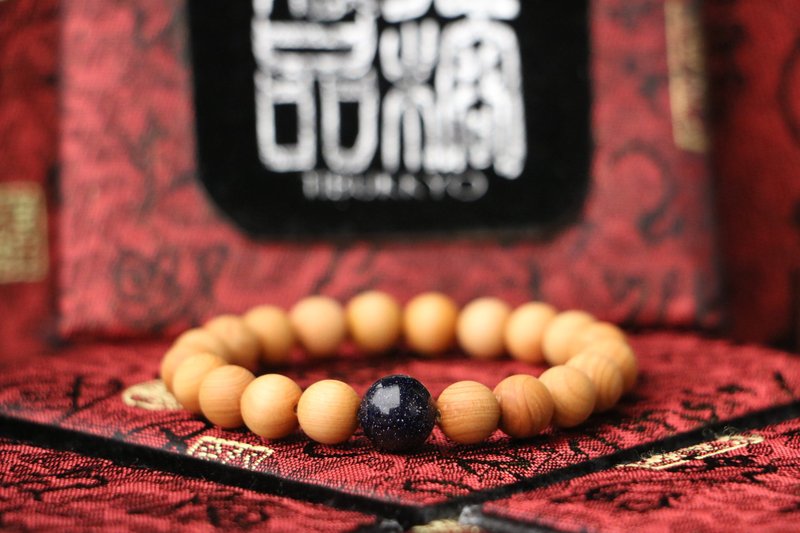 Ya Bai wood beads bracelets 8mm - สร้อยข้อมือ - พืช/ดอกไม้ 