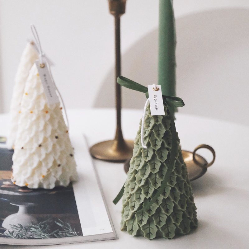 [Christmas Limited] Medium Christmas Tree Scented Candle - เทียน/เชิงเทียน - ขี้ผึ้ง สีเขียว