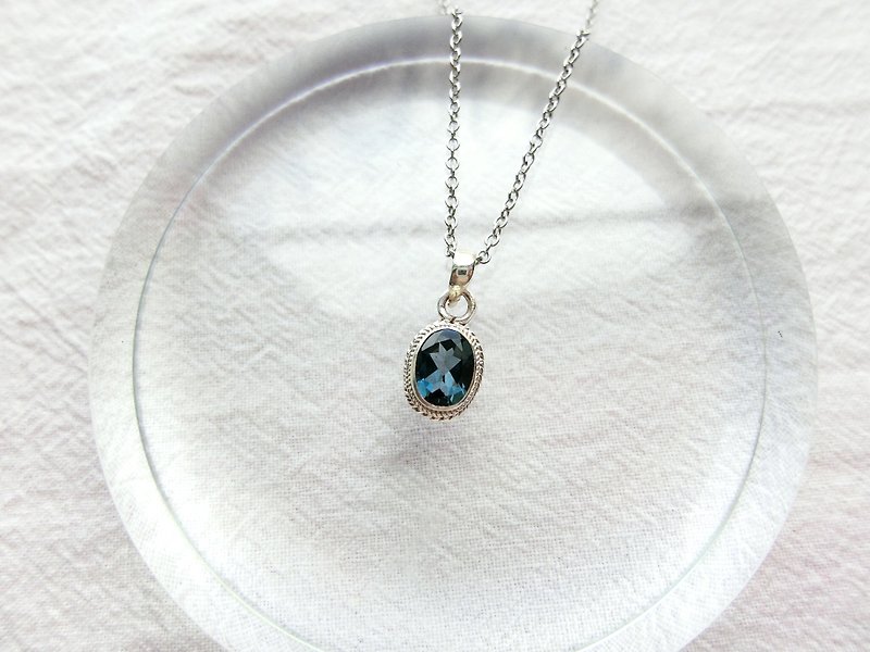 London blue topaz 925 sterling silver minimalist striped necklace Nepal handmade silverware - Necklaces - Gemstone Silver