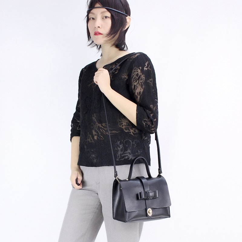Zemoneni Tokyo Black color leather lady cross body shoulder bag - กระเป๋าคลัทช์ - หนังแท้ สีดำ