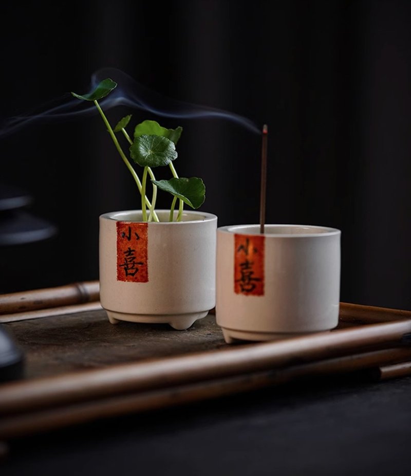 小喜自在 草木灰手繪陶瓷香爐 - 花瓶/花器 - 其他材質 白色