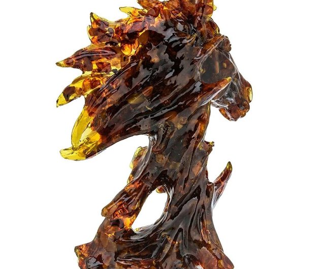 リアルな馬の彫刻 流木で形作られた、あまりにもリアルで美しい馬の彫刻 | Buzzap！