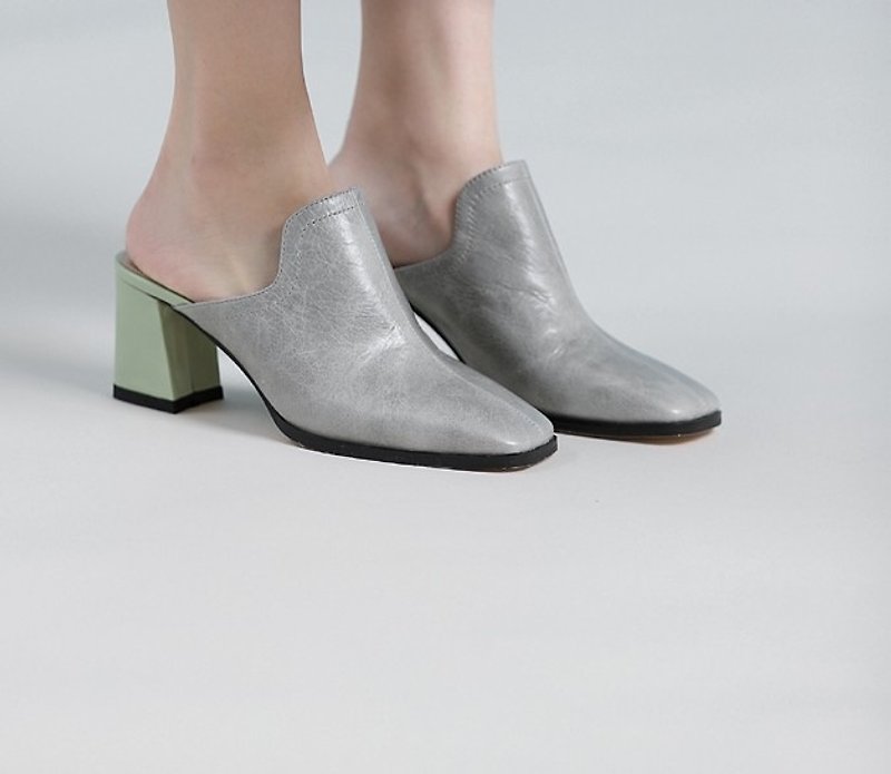 Sheet leather square head hollowed out thick heel shoes gray - รองเท้ารัดส้น - หนังแท้ สีเทา