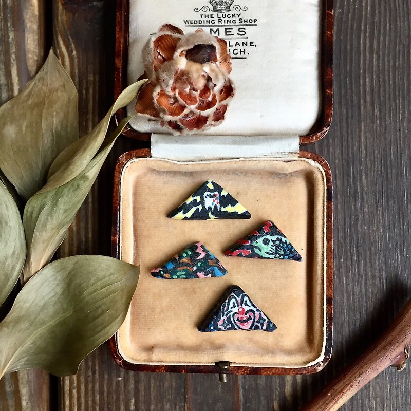 Afternoon small triangle earrings/4 styles - Earrings & Clip-ons - Porcelain Multicolor
