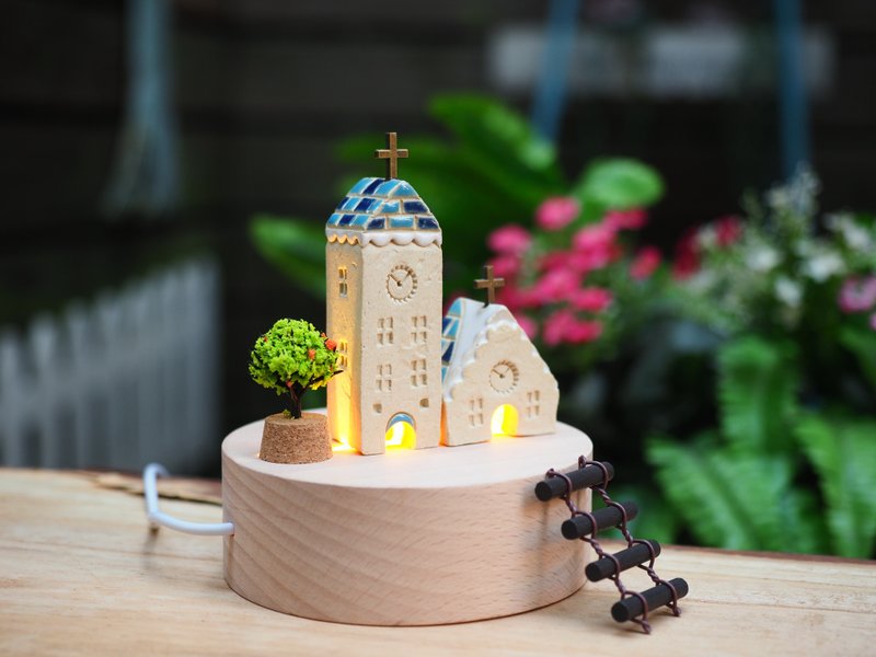 Handmade Ceramic House with Lighting, Set of 5 - ของวางตกแต่ง - ดินเผา หลากหลายสี