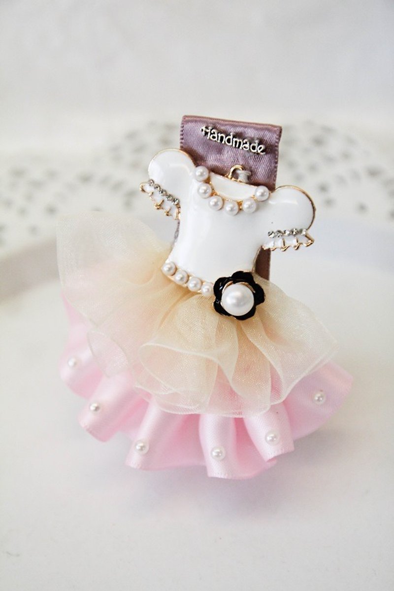 Romantic dress elegant folder - Hair Accessories - Other Materials Pink