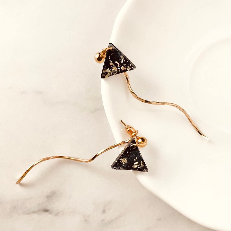 [Obsidian Black Gold Triangular Geometric] Versatile Geometric Series Earrings - Earrings & Clip-ons - Resin Black