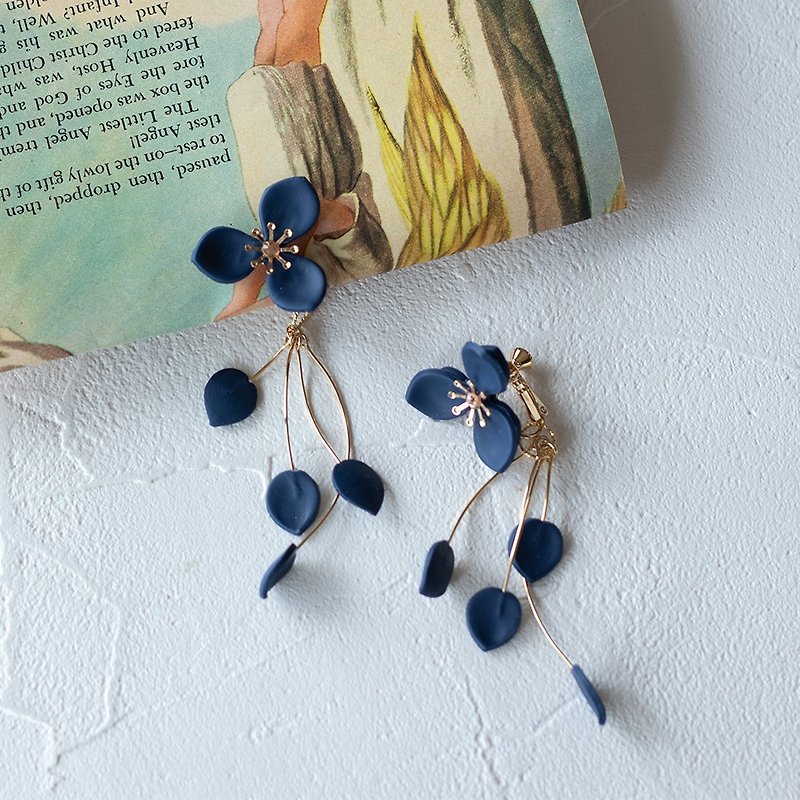 2way / fluttering flower petals, earrings / Navy blue - Earrings & Clip-ons - Clay Blue