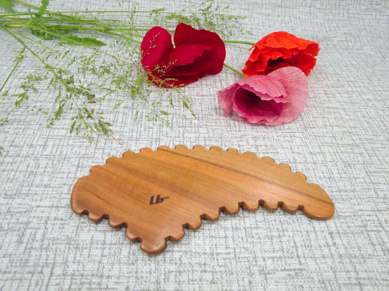 Gua Sha Massage Wooden Tool, Small Scraper with Teeth, Wooden Massage - 刮痧板/臉部按摩 - 木頭 咖啡色