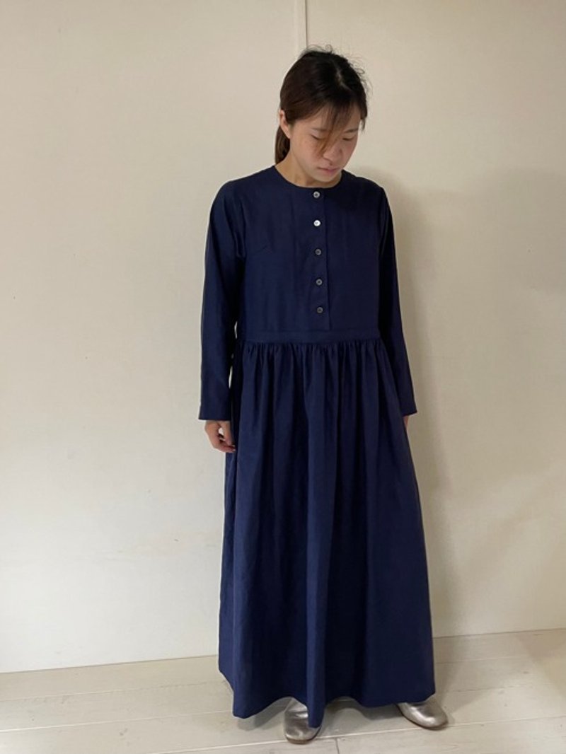 ウエスト切り替えギャザーワンピース 紺色 - 洋裝/連身裙 - 棉．麻 藍色