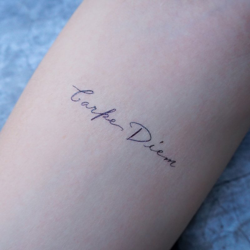 LAZY DUO Minimalism Calligraphy Lettering Tattoo Stickers Time Flies Carpe Diem - สติ๊กเกอร์แทททู - กระดาษ สีดำ
