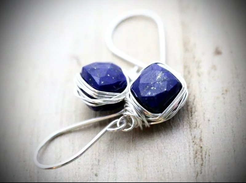 C&W s925 sterling silver natural ore random lapis lazuli hand-wound temperament earrings and Clip-On - ต่างหู - หยก สีเงิน