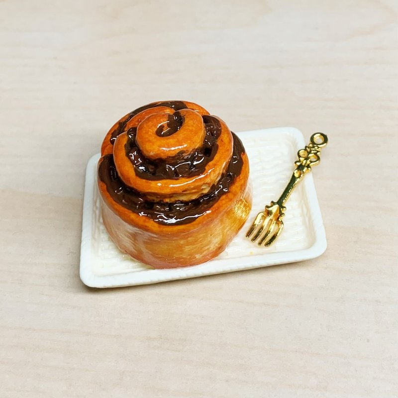 Caramel Cinnamon Roll Business Card/Memo Clip - Card Stands - Clay Multicolor