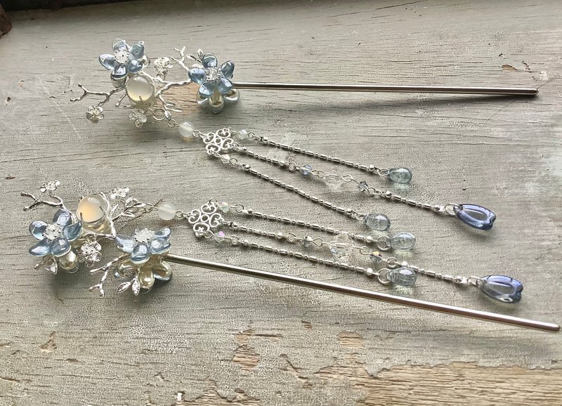 Meow handmade ~ crystal crystal flower hairpin - เครื่องประดับผม - วัสดุอื่นๆ สีเงิน