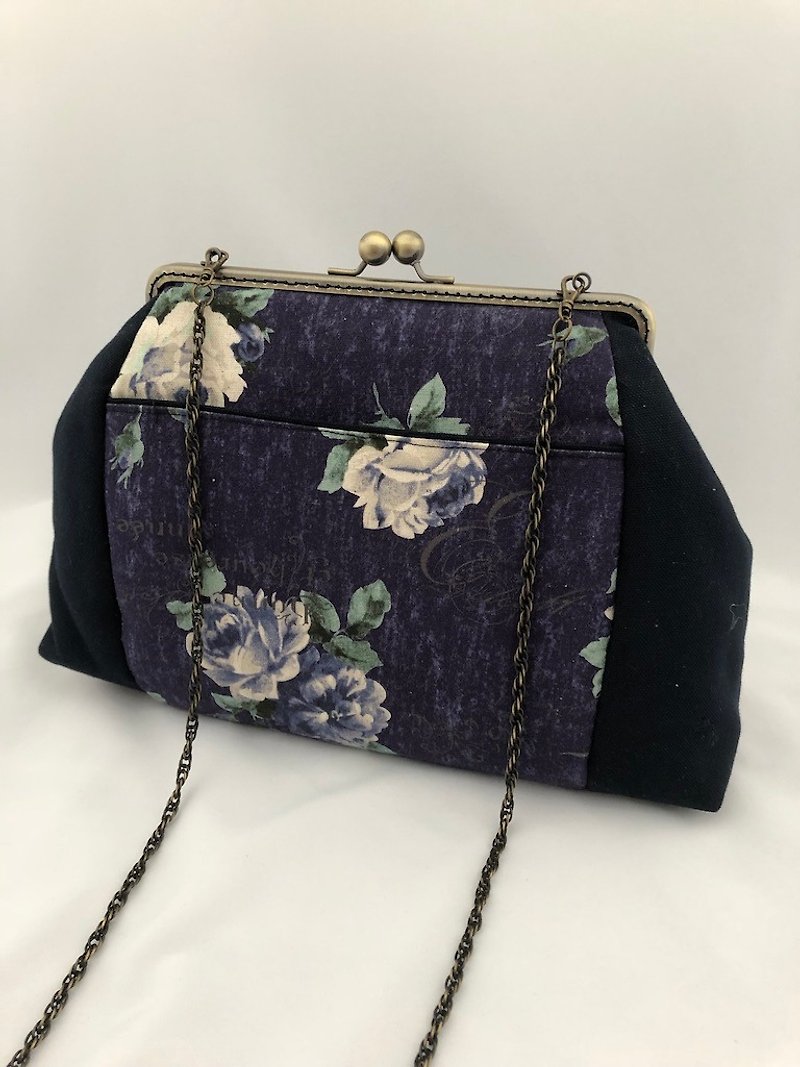 青い紫色の布の花の正方形のチェーン口金袋 - ショルダーバッグ - コットン・麻 ブルー