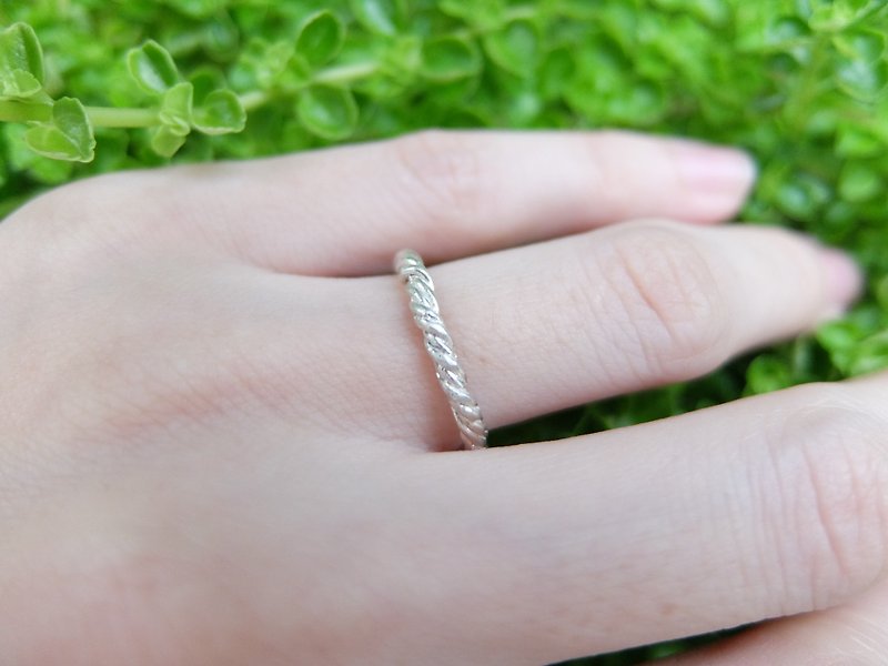 Braided sterling silver ring - แหวนทั่วไป - โลหะ 