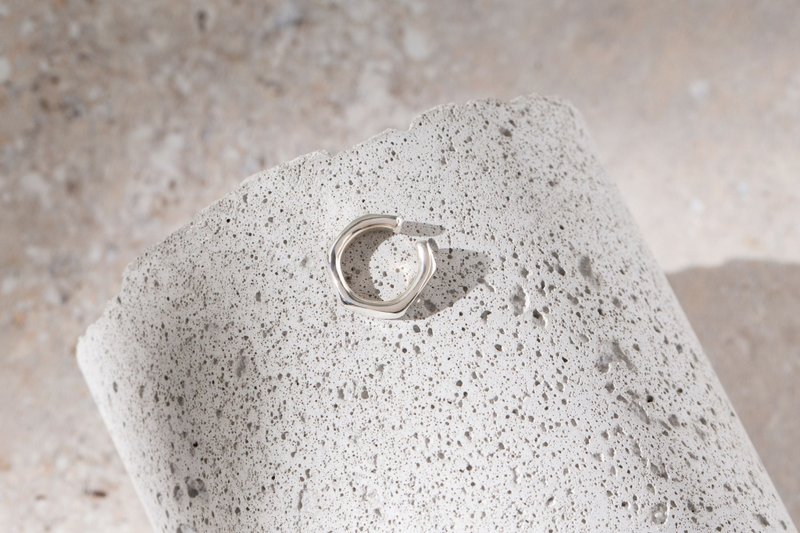 六角純銀耳扣 Hex Silver EarCuff - 耳環/耳夾/耳骨夾 - 純銀 銀色
