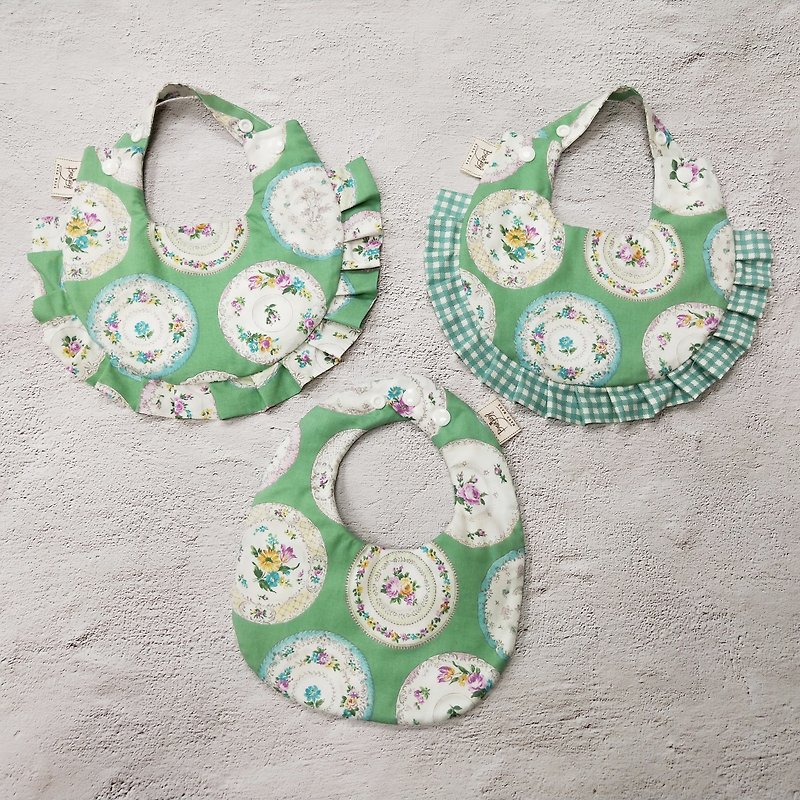Baby bib saliva towel lotus leaf pocket round pocket Miyue gift box - ผ้ากันเปื้อน - ผ้าฝ้าย/ผ้าลินิน สีเขียว