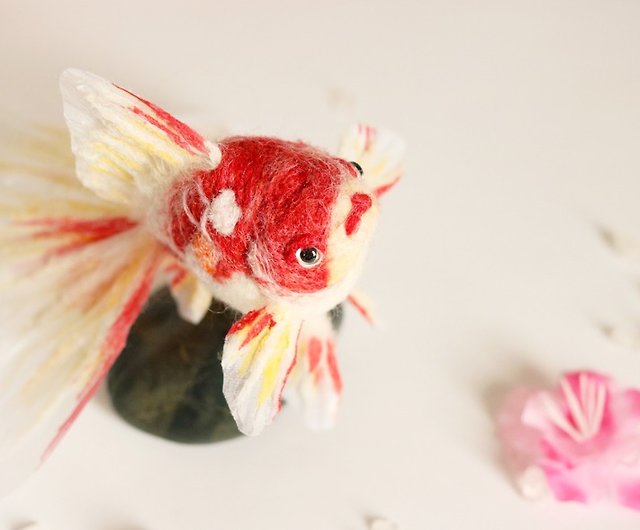 Needle Felted Goldfish Sakura Ryukin 羊毛フェルト金魚 桜琉金 ショップ Deme Tyoubi 置物 Pinkoi