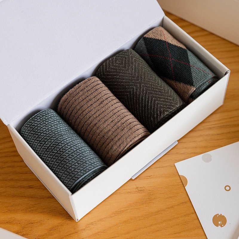 【Christmas Gift】Scenery Beneath the Shoes Men's Sock Set - Intellectual Green │ Gift Exchange │ Socks │ Men - ถุงเท้าข้อกลาง - ผ้าฝ้าย/ผ้าลินิน สีเขียว