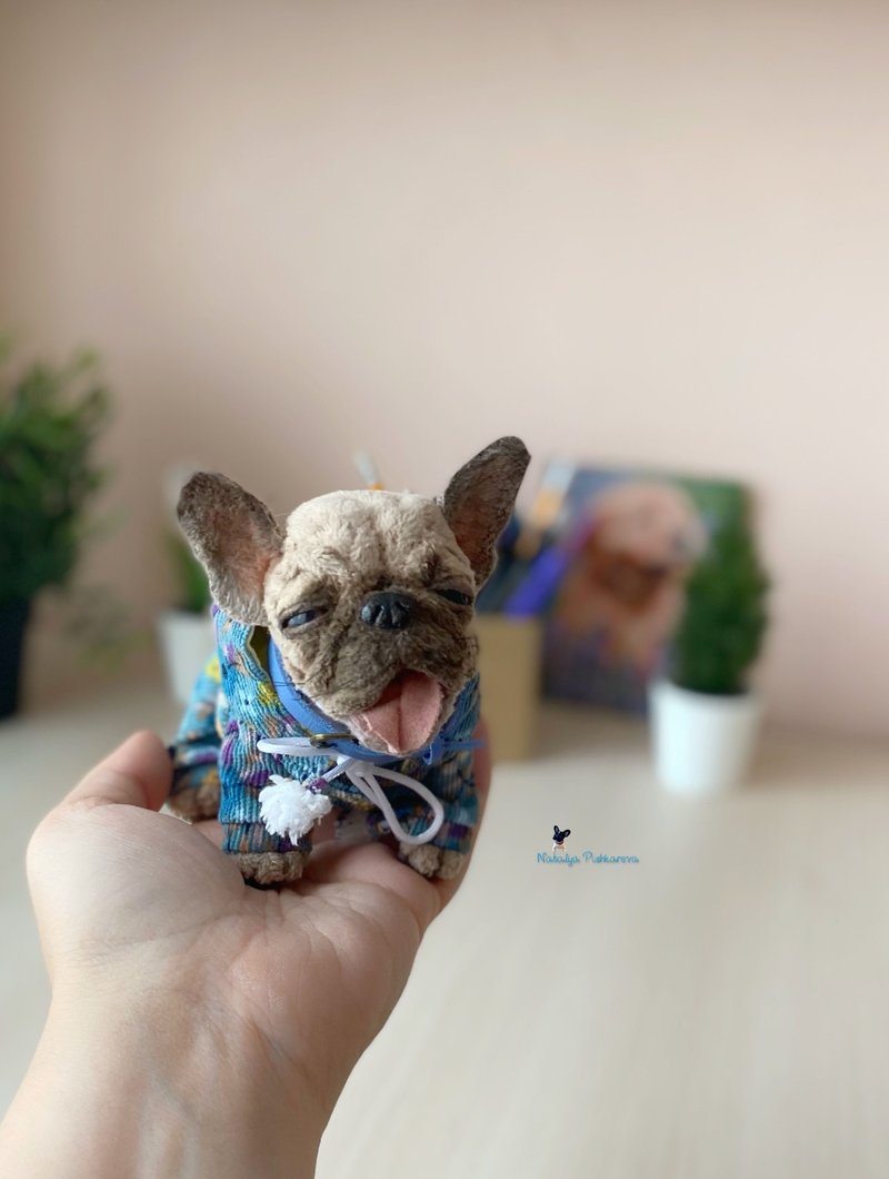 法国斗牛犬毛绒小狗逼真玩具 - 公仔/玩偶 - 聚酯纖維 白色