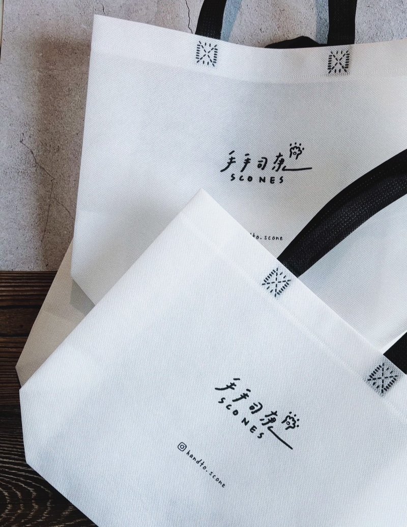 【scone】Branded nonwoven bag - Handbags & Totes - Other Man-Made Fibers 