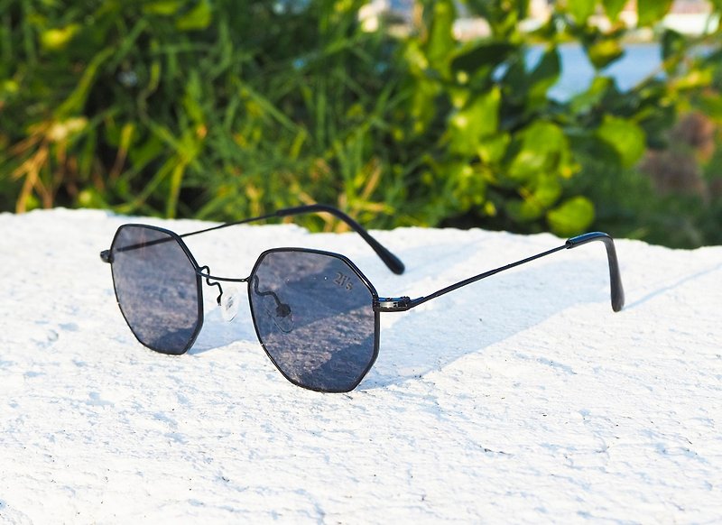 Sunglasses│Vintage Polygon│Black Frame Black Lens│UV400 Protection│2is NazII - Glasses & Frames - Other Metals Black
